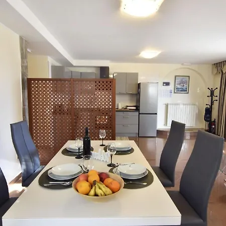 Komfortable In Mit Grill, Garten Und Terrasse شقة سافودغيا