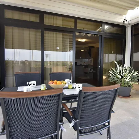شقة Komfortable In Mit Grill, Garten Und Terrasse *