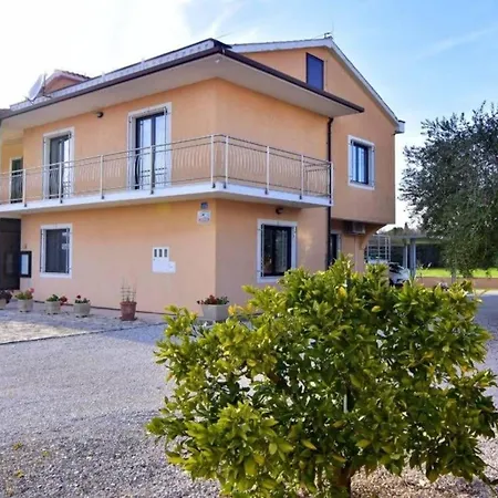 Apartment Komfortable In Mit Grill, Garten Und Terrasse *